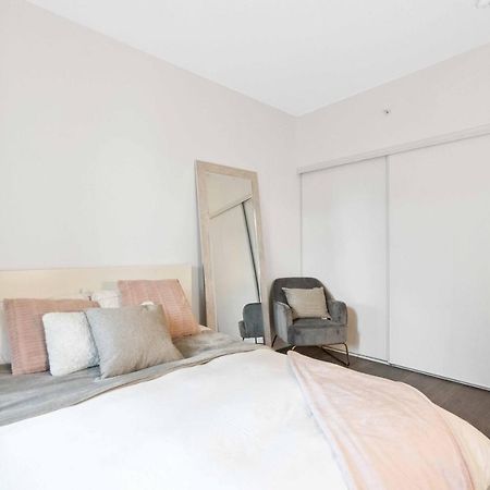 Condo In The City Торонто Экстерьер фото