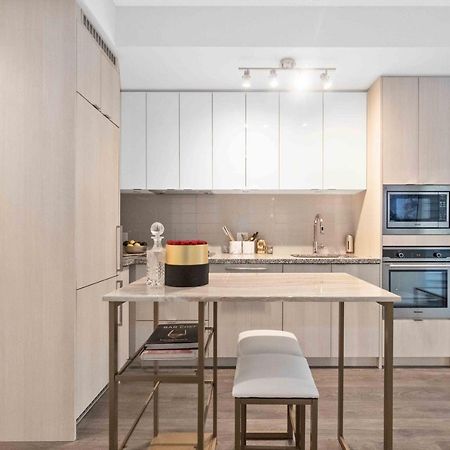 Condo In The City Торонто Экстерьер фото